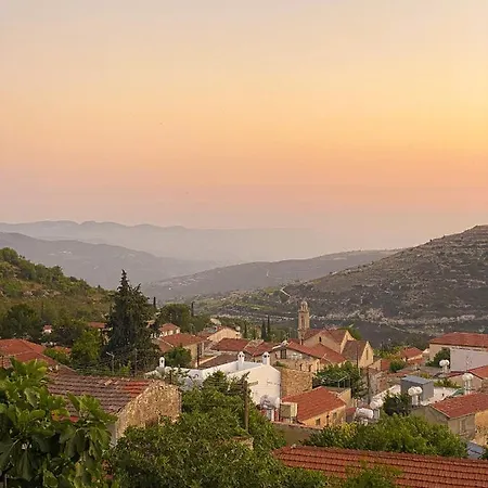 Magdalous House Летний дом