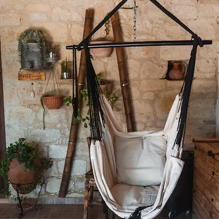 Magdalous House Летний дом