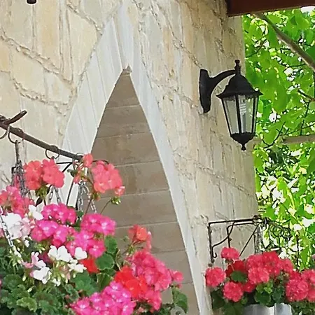 Magdalous House