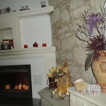 Летний дом Magdalous House