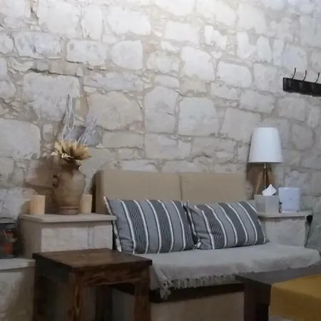 Magdalous House Летний дом