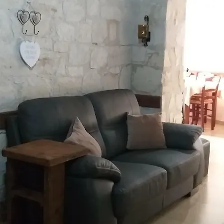 Magdalous House Летний дом