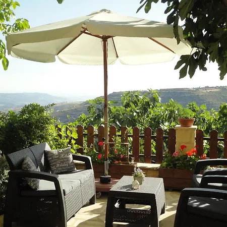 Gospodarstwo wiejskie Magdalous House Arsos