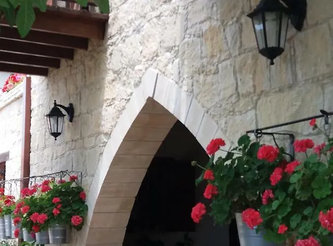 Magdalous House * Arsos